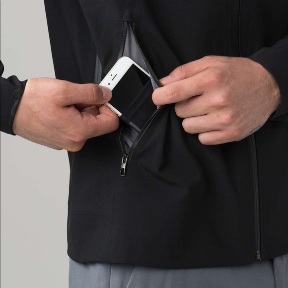 (SOLD)Lululemon Men’s Jacket L - Picture 3 of 7